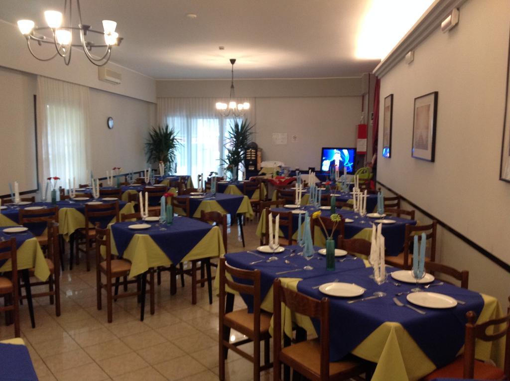 Hotel Laura Rimini Exterior photo