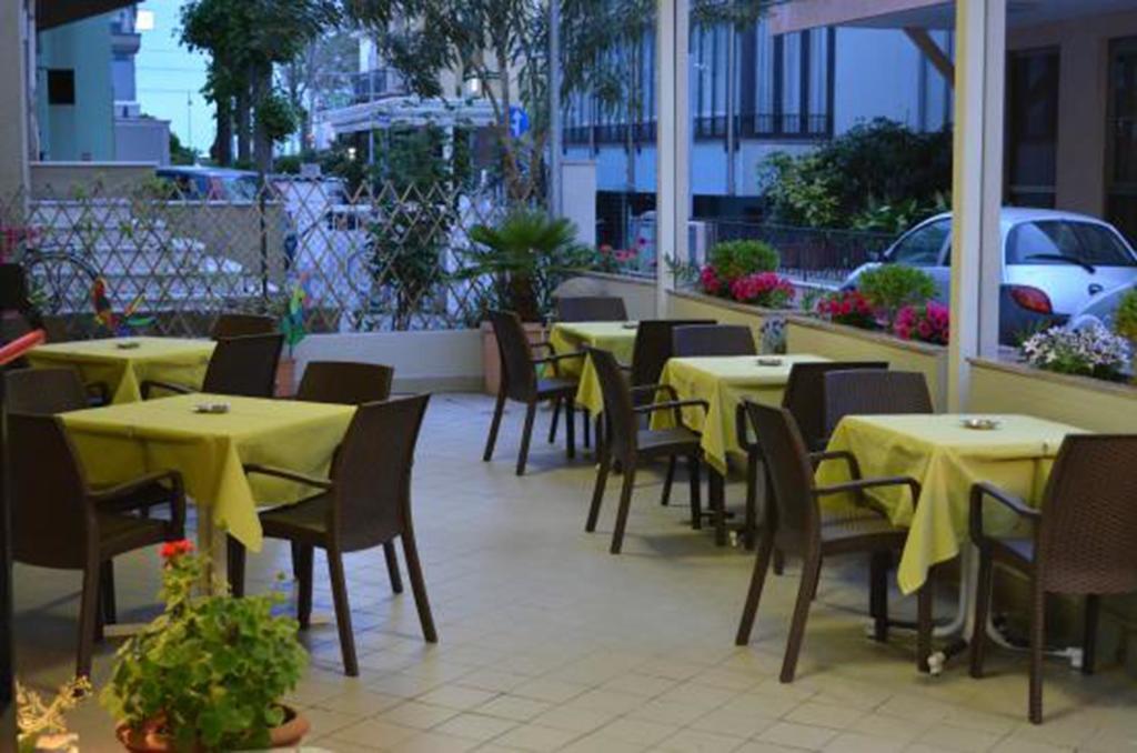 Hotel Laura Rimini Exterior photo